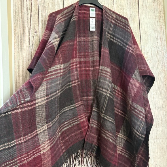 Woolrich Womens Burgundy Plaid wrap Shawl Poncho One Size - Picture 10 of 10